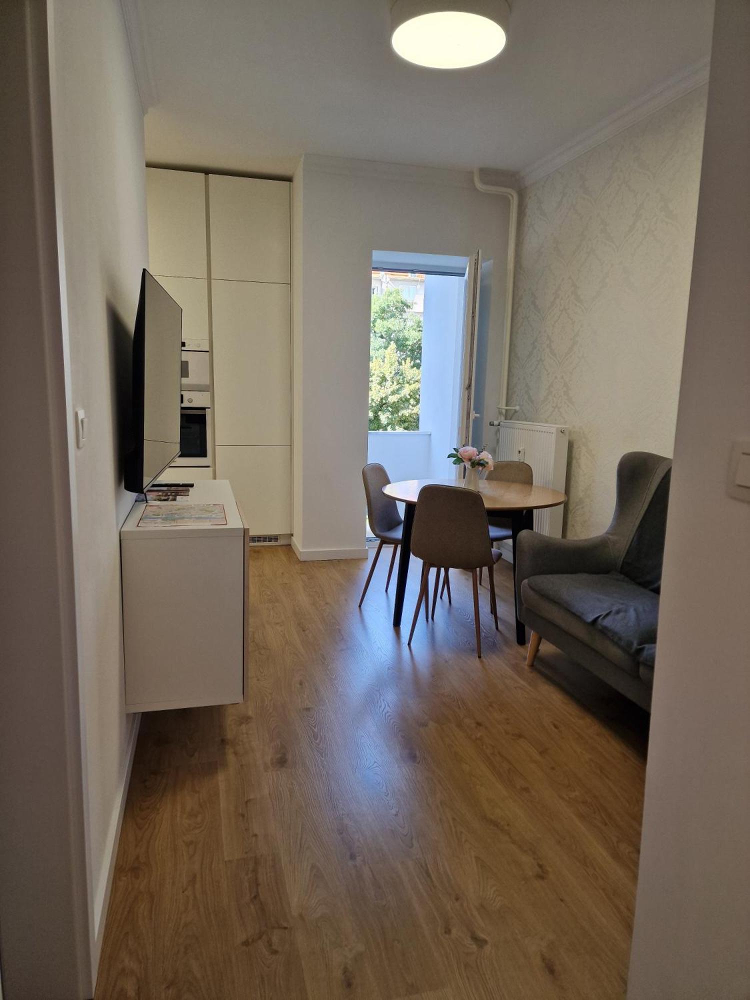 Apartment Old Town - 2 Bedrooms, Self Check-in Bratislava