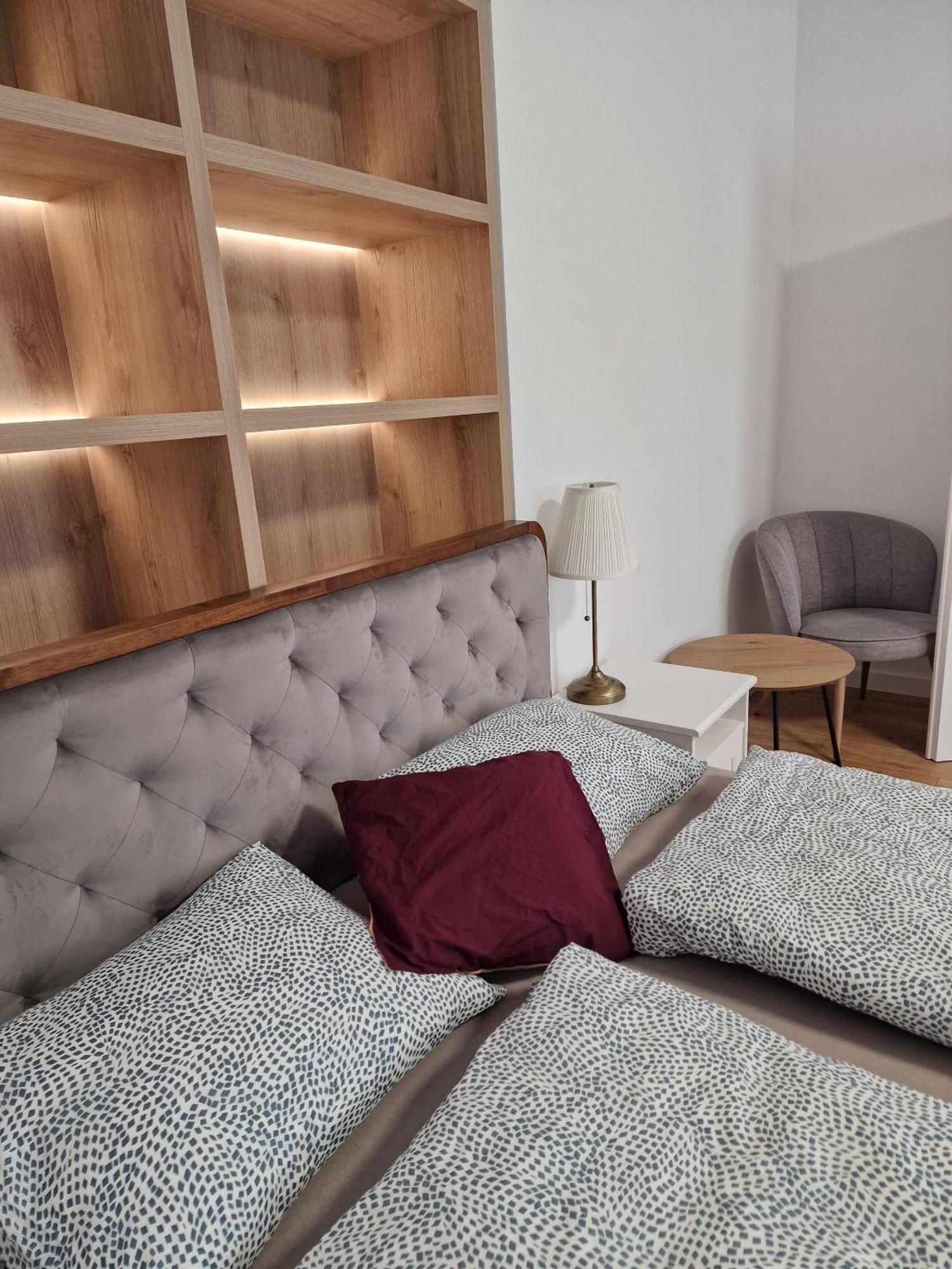 Old Town - 2 Bedrooms, Self Check-in Bratislava