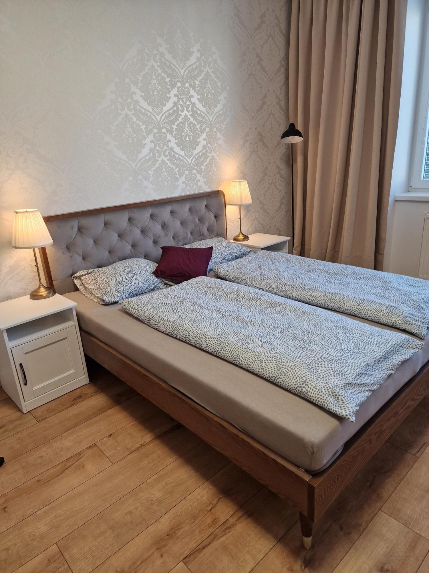Old Town - 2 Bedrooms, Self Check-in * Bratislava