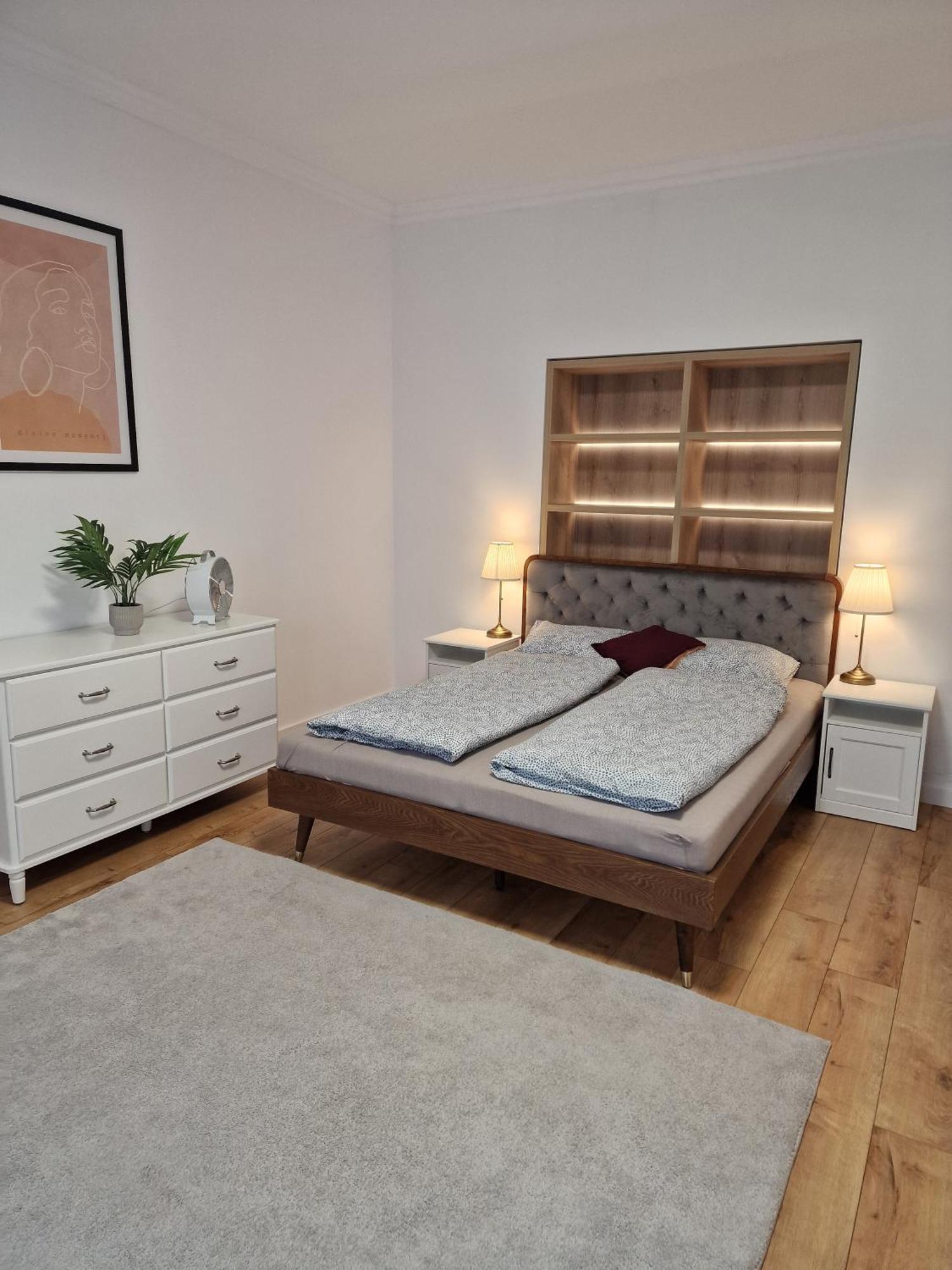 Apartment Old Town - 2 Bedrooms, Self Check-in Bratislava
